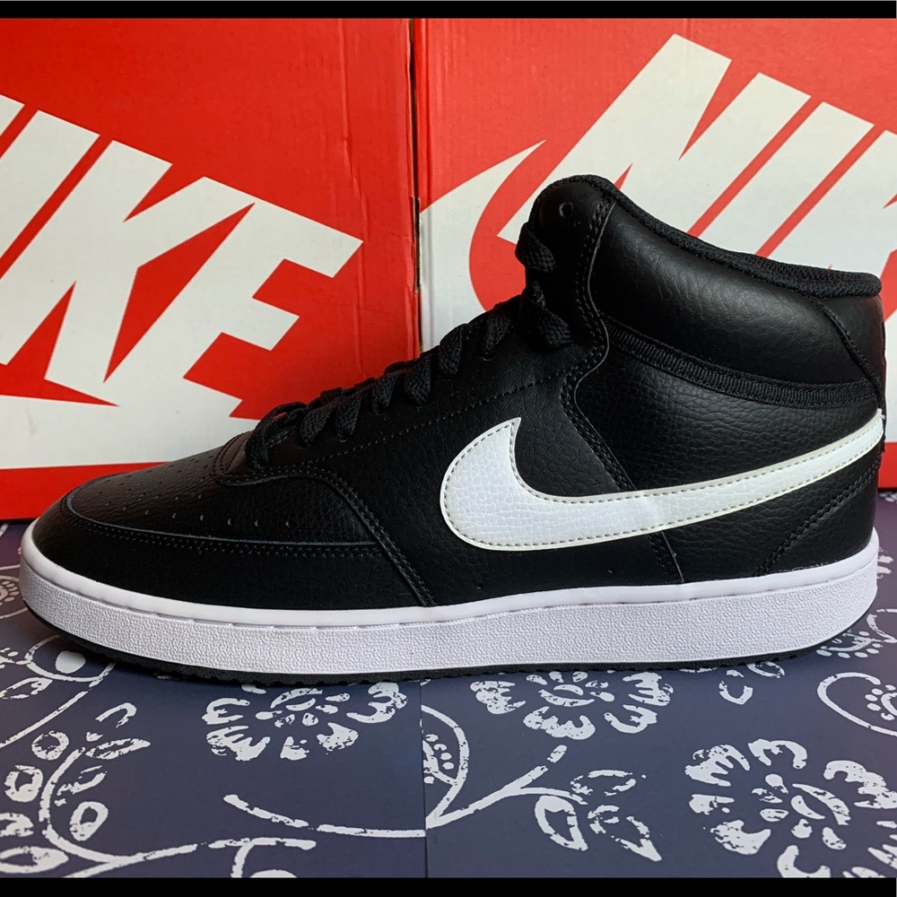 ❗️SOLD❗️Nike women’s Court Vision Mid Sneaker